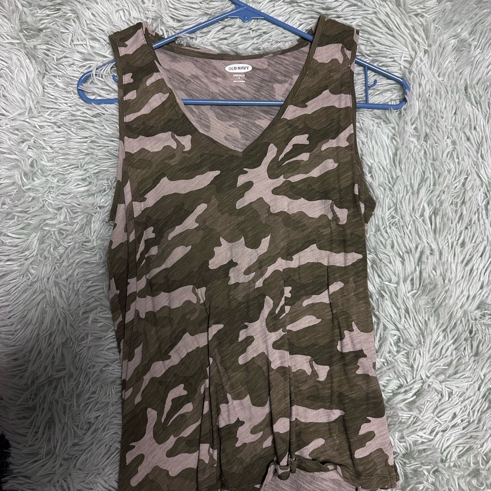 Old Navy Muscle tee tank